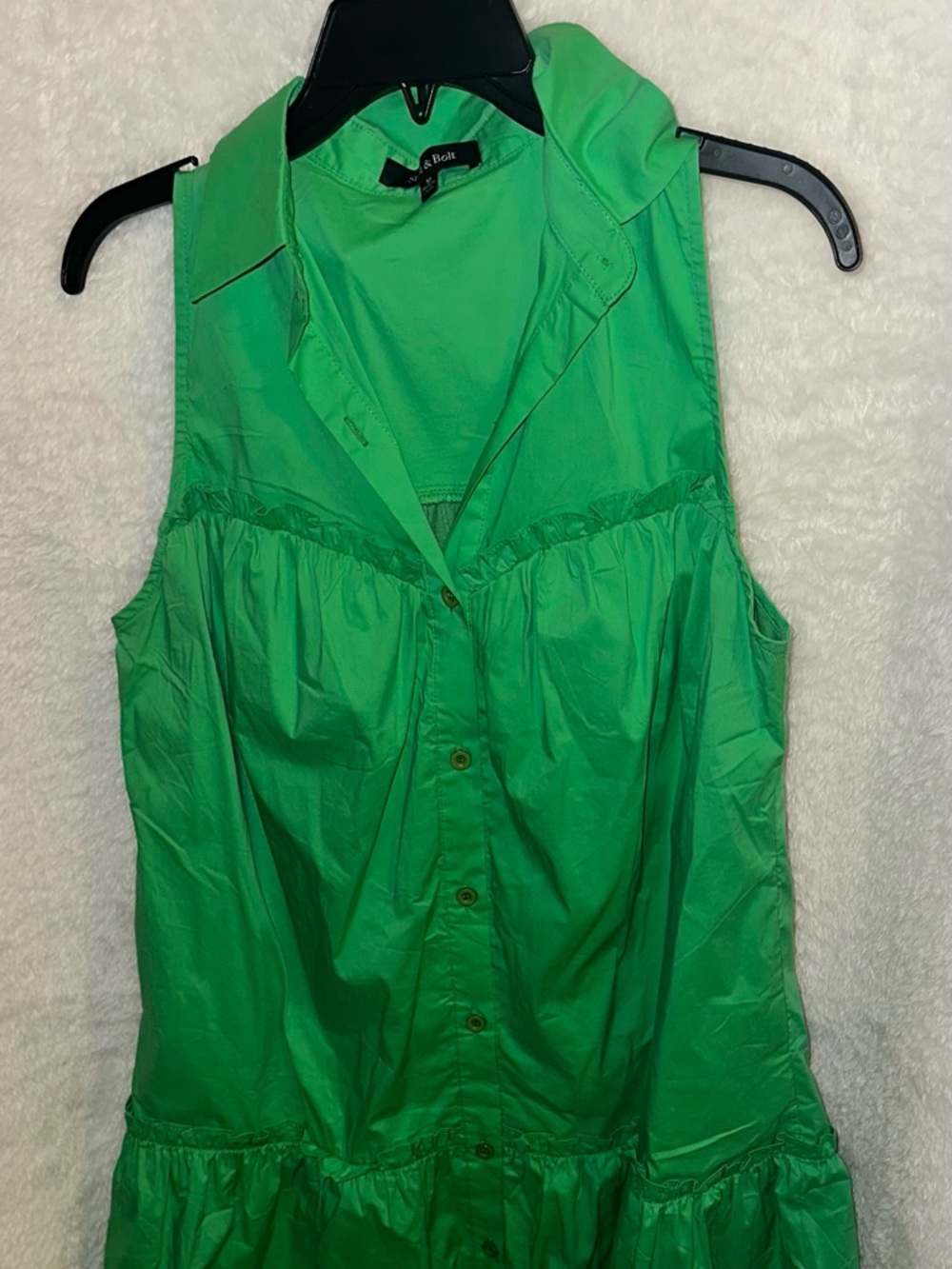 Strut & Bolt Sleeveless Green Button-Down Dress with Pockets